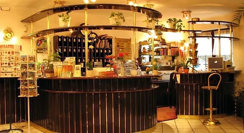 Hotel Happy Apartments Budapest 3*,